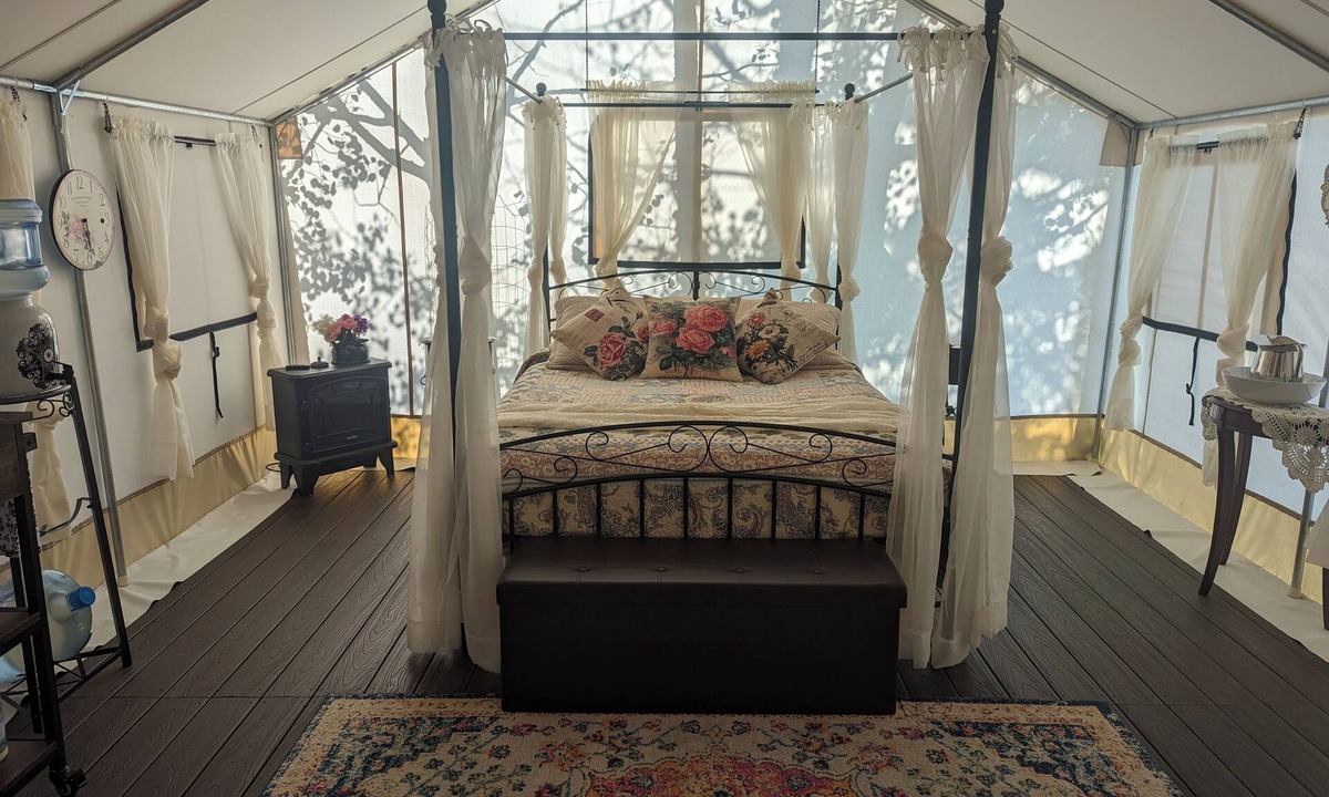 Salmon Bed & Breakfast | No Fees! Riverfront Glamping Tent on Mini Donkey Ranch!