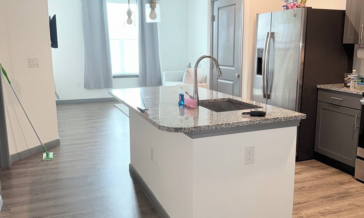 Cedar Hill Apartment | No-Judgment Zone - Relaxing Vibes & Prime Location
