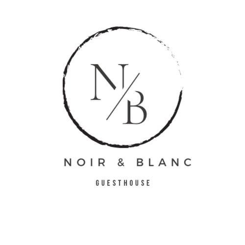 Parys Apartment | Noir & Blanc