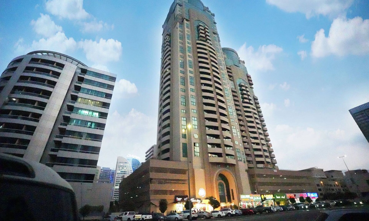 Barsha Heights Apartment | Nomad Partition Room in Tecom Near Metro