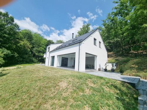 Ciresu House | Nomad's Place