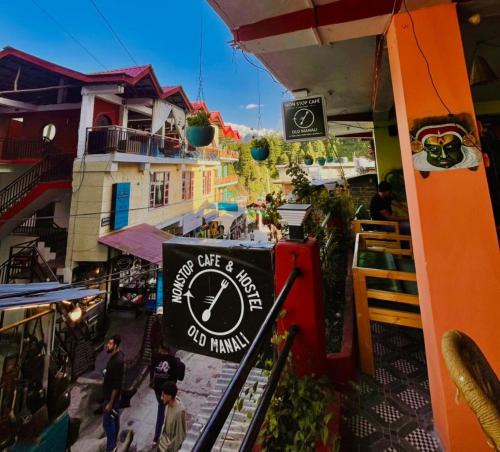 Old Manali House | Non Stop Cafe Hostel & Stay