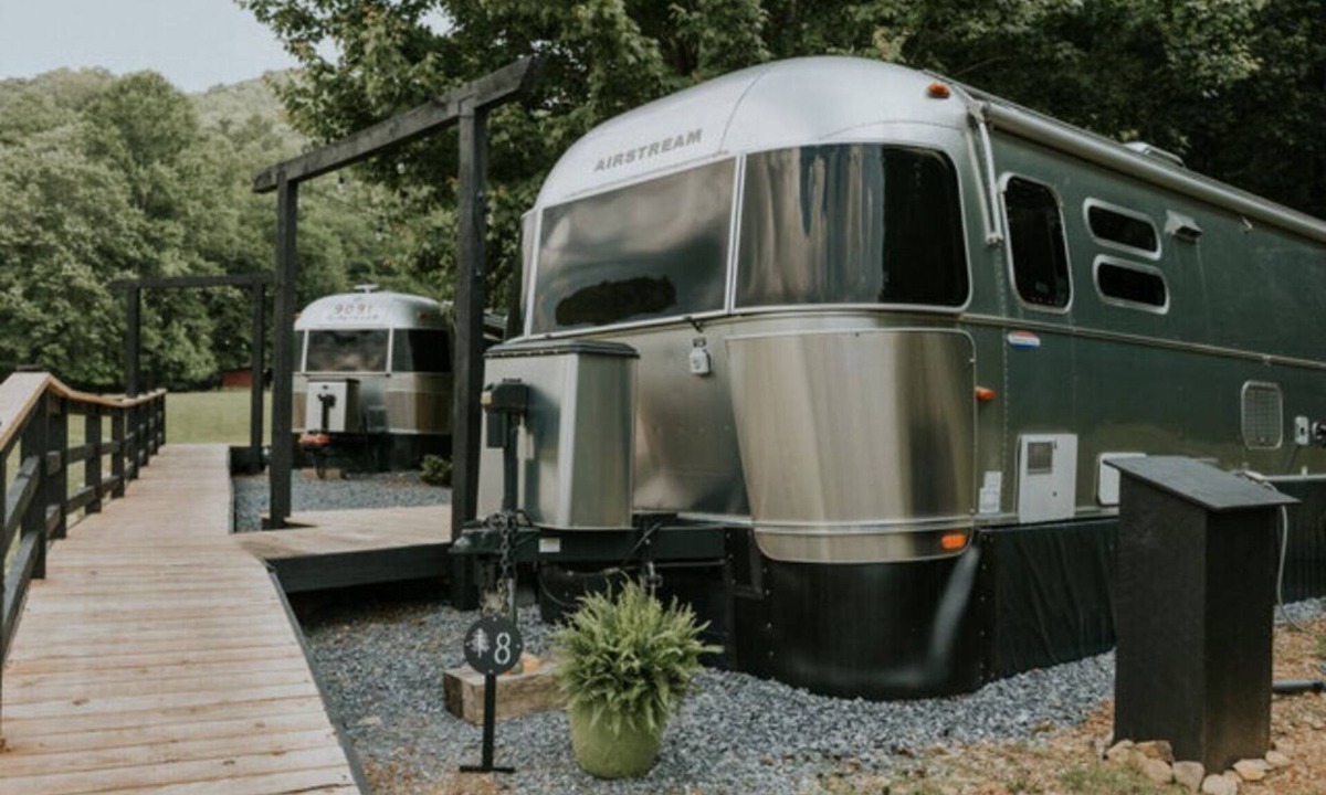 Flag Pond House | Norah’s Jungalow Unit 8- Not Pet Friendly - Glamping Retro