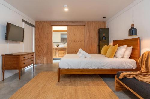 Smiths Lake Apartment | Nordhaus Studio