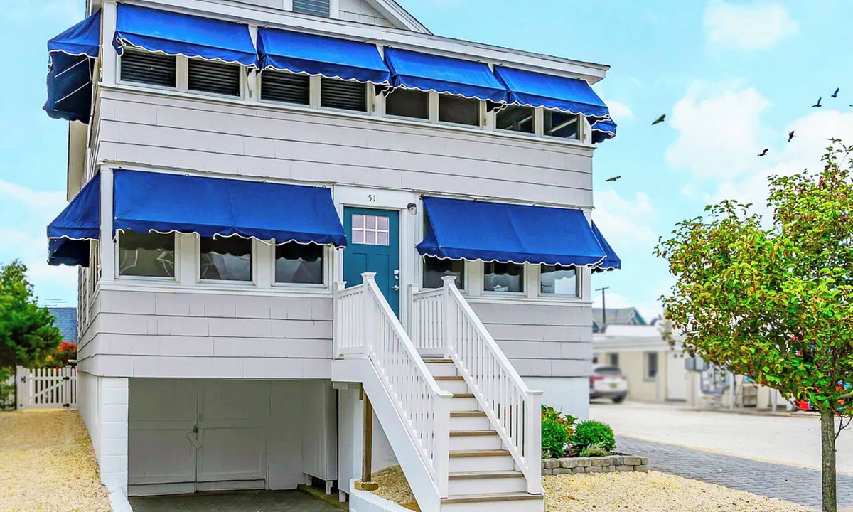 Normandy Beach Apartment | Normandy Beach Retreat! Cozy 3BR Apartment, Just Steps from the sand