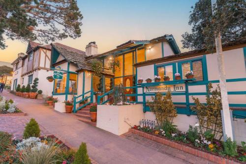 Golden Rectangle Hotel | Normandy Inn