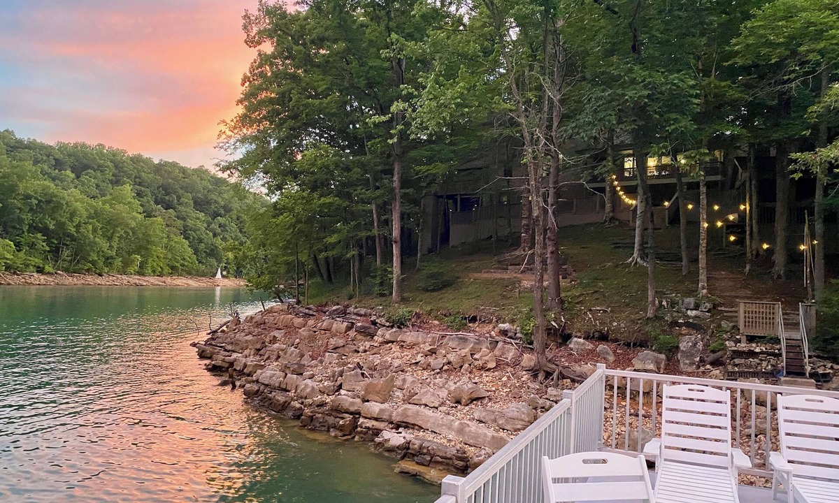 Jacksboro House | Norris Lakefront Retreat, 2-Story Dock, 600ft Shoreline, Sleeps 13, SXS