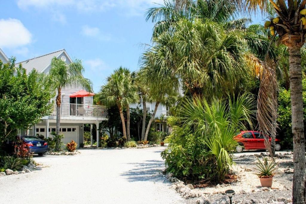 Holmes Beach House | NORTH BEACH VILLAGE 235 townhouse
