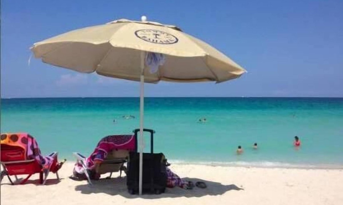 Bay Esplanade Condo | North Clearwater Beach Condominium "The Old Florida District"