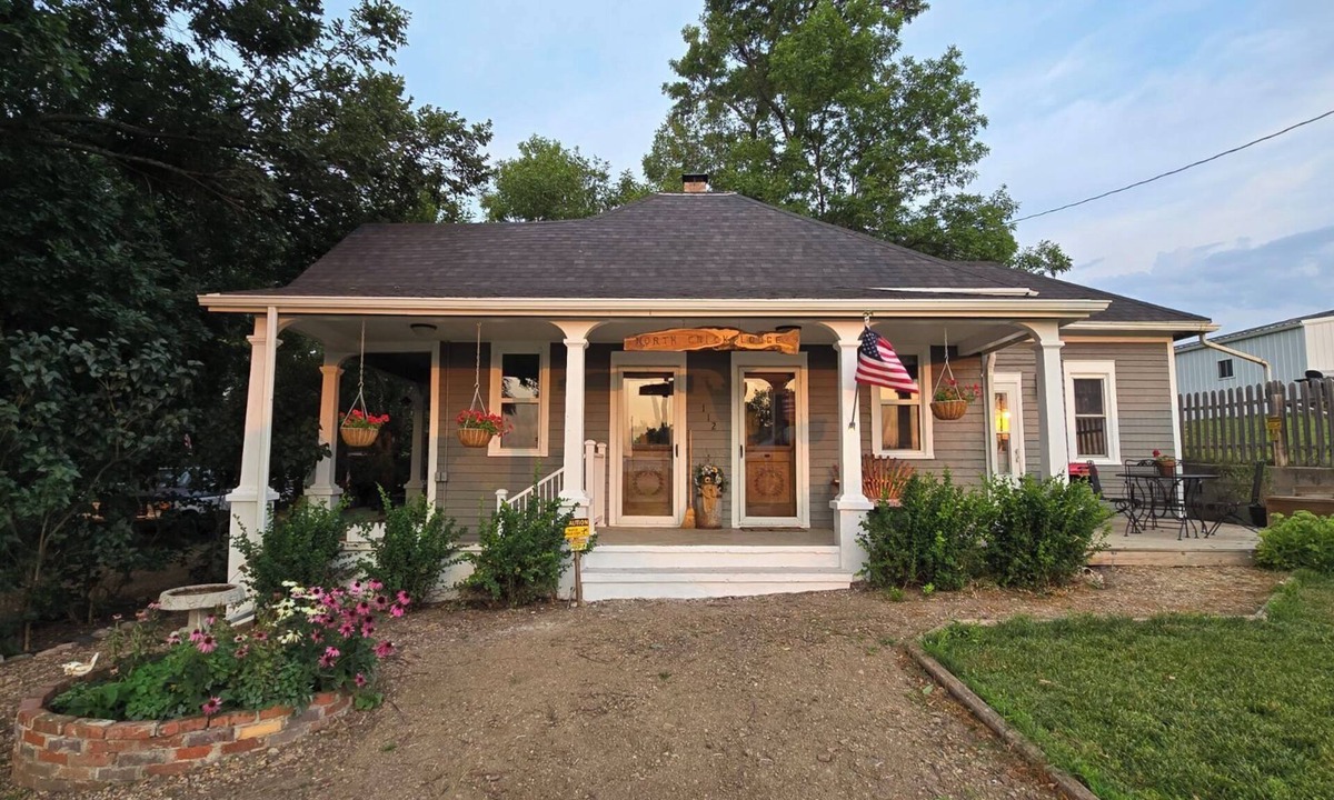 Hartington Cottage | North Crick Lodge- 2-bedroom Cottage in the Country Village of Bow Valley