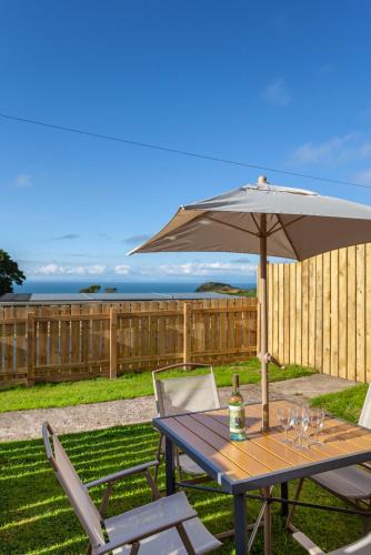 Hele Apartment | North Devon Resort Residence sea facing garden apartment
