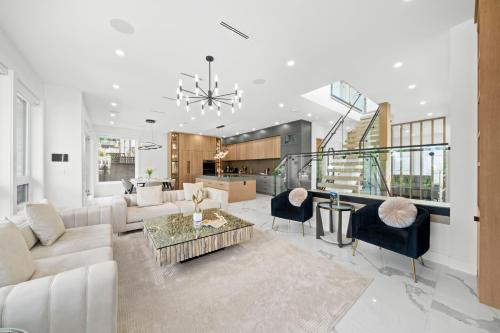 District of North Vancouver Villa | North Shore Luxe Villa
