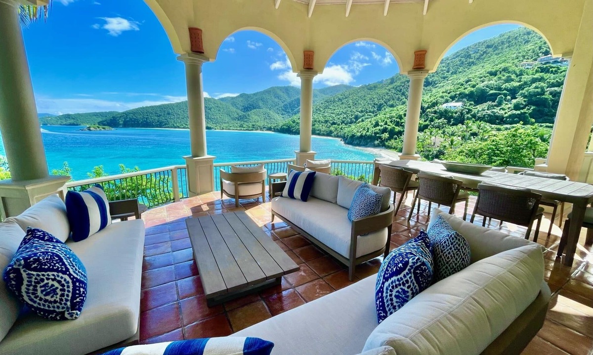 Estate Peter Bay Villa | North Shore Waterfront with Beach Access & Big Views of the Clear Water Below