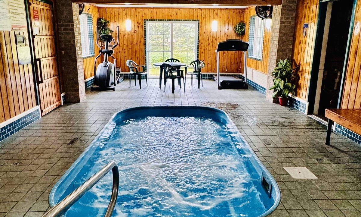 Wetmore Hotel | North Star Hotel Pictured Rocks