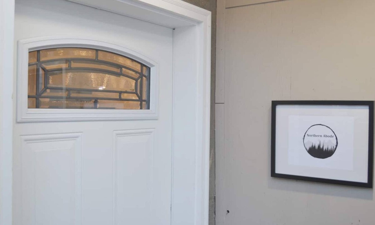 Prince George House | Northern Abode - Modern 2 Bedroom Suite Downtown ★