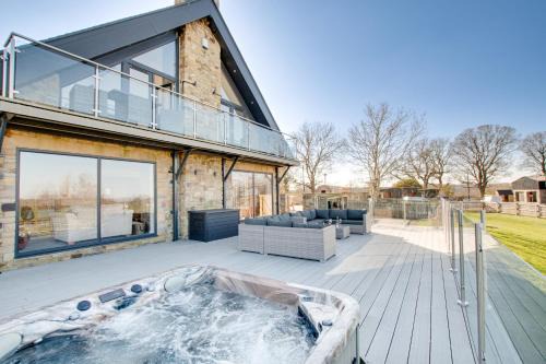 Crawcrook House | Northern Hideaways Oakfield Lodge, Ponteland