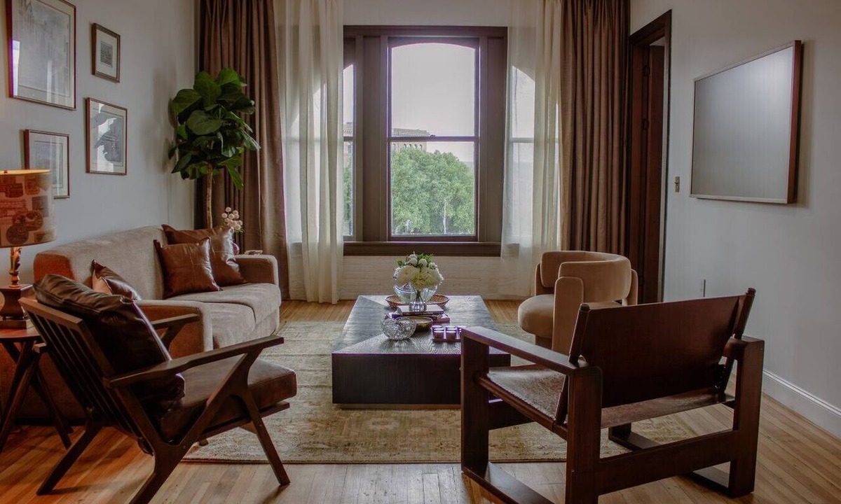 Troy Apartment | Northwest Corner 2bd, Room 401
