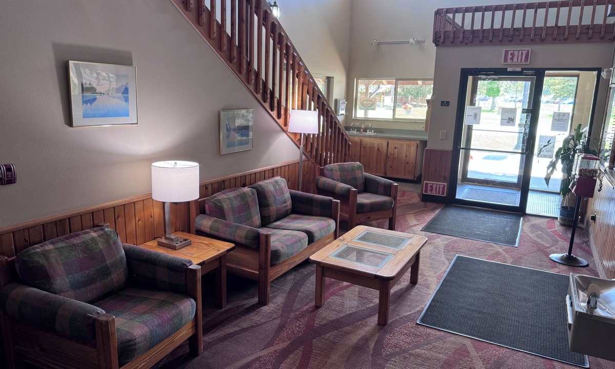 Ely Hotel | Northwoods Inn & Suites
