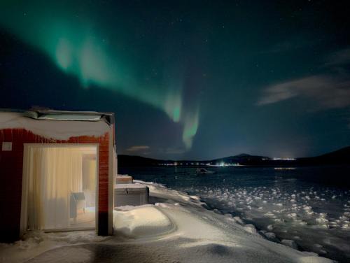Trany Cabin | Norwegian Wild