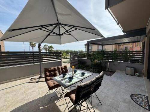 Porto Sant'Elpidio Apartment | Note di Mare Appartamento Fronte Spiaggia & Garage Privato