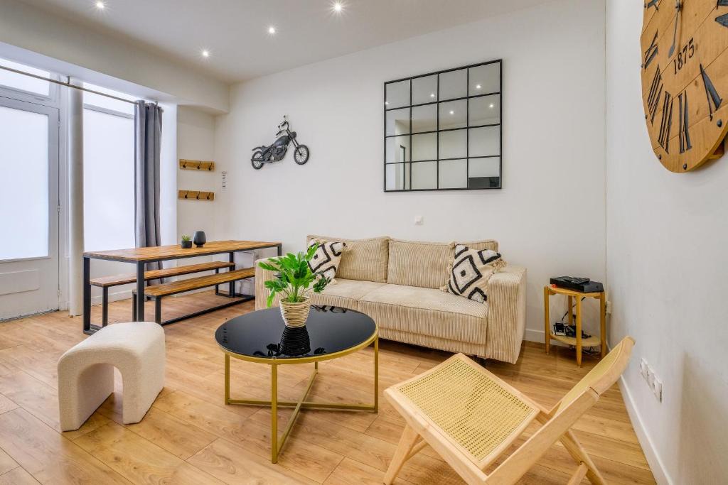 Saint-Victor Apartment | NOTRE DAME, ODÉON 5e, Triplex 2 salles de bain