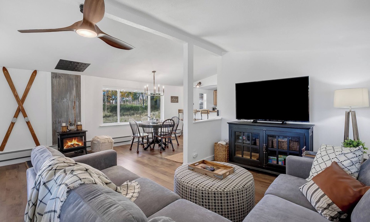 Divide Cabin | Nottingham Nook, a stylish cabin in Divide CO w/HOT TUB, game room, & seclusion!