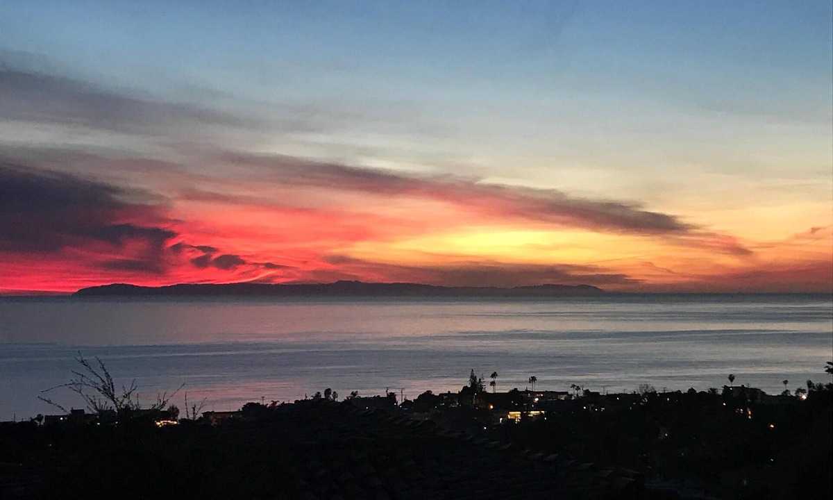 Laguna Beach Cottage | Now booking Fall/Winter- Charming Beach View Cottage