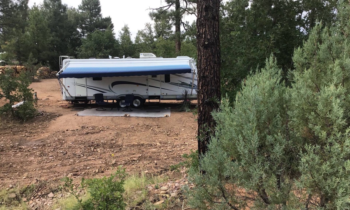 Clay Springs House | Nuviews Glamp Camping.