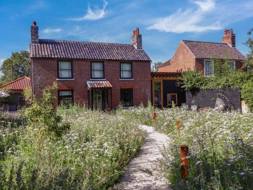 Hopton House | Oak Cottage