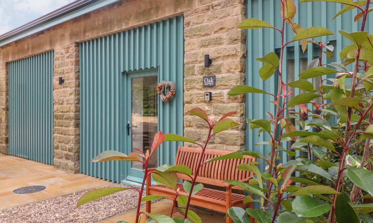 Hoylandswaine Cottage | Oak Cottage
