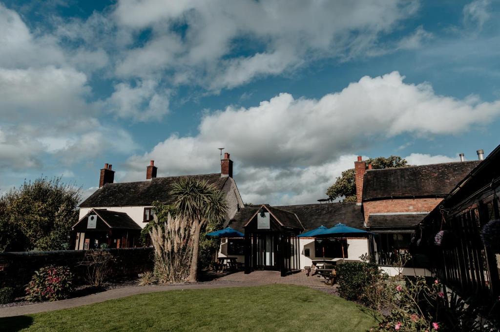 Cannock Hotel | Oak Farm Hotel