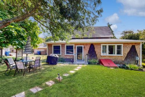 Oak Bluffs House | Oak Leaf Cape Cottage