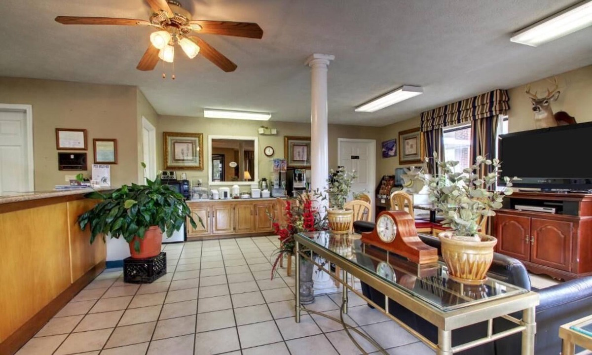 Durant Hotel | Oak Tree Inn
