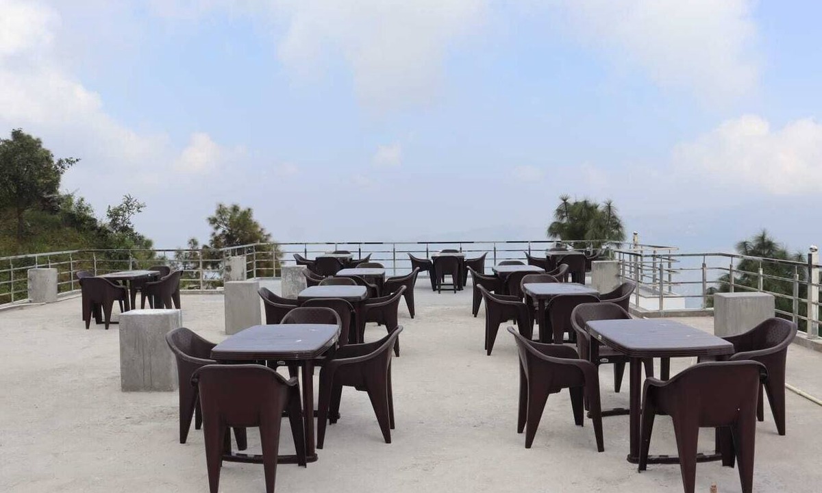 Lansdowne Hotel | Oak Trek Resort