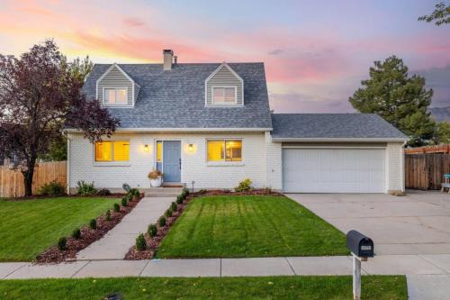 Sandy House | Oakelys House