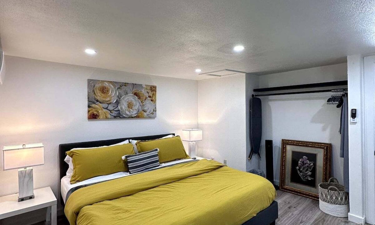 Longfellow Cottage | Oakland Cottage Near Foodie Central