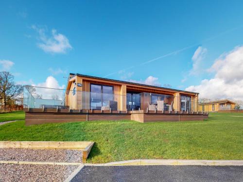 Clitheroe House | Oakley - Uk51103
