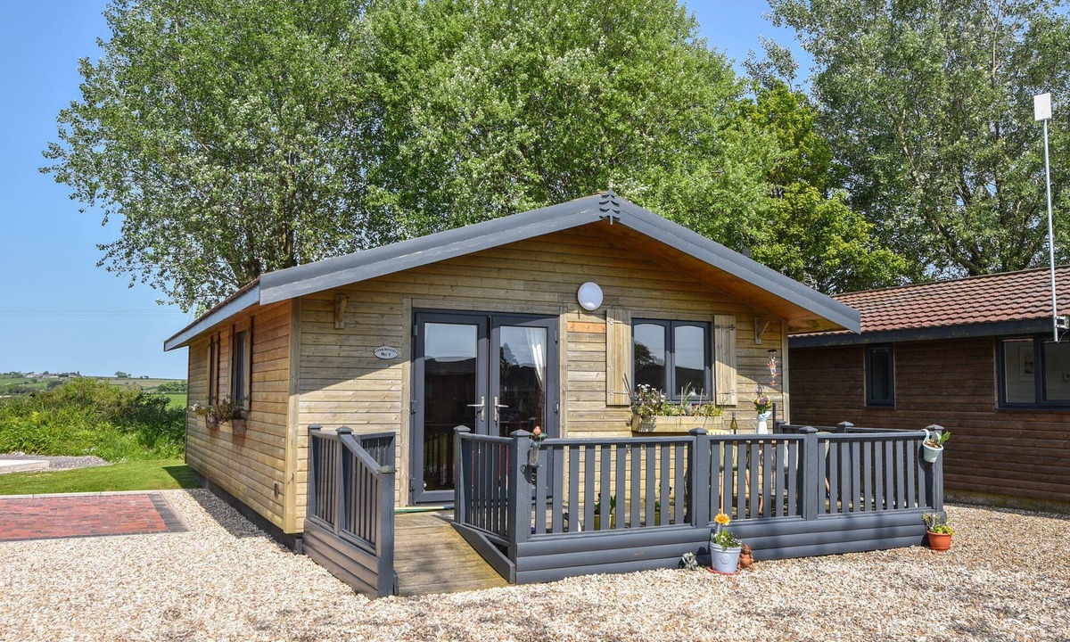 Combpyne Cottage | OAKWOOD 1 @ PINEWOOD RETREAT, family friendly in Lyme Regis