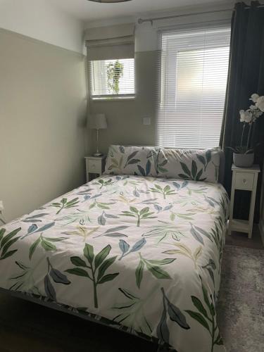 Crookham Village House | Oakwood