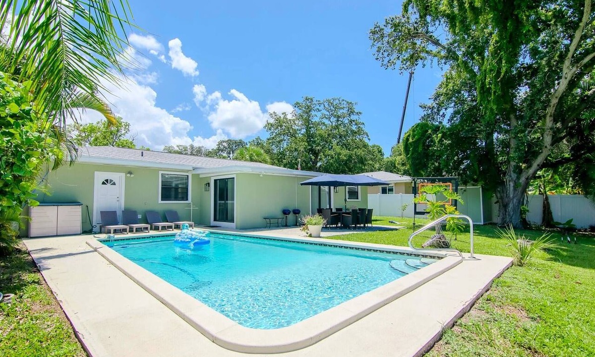 Largo House | Oasis by The Beach - Largo, Florida