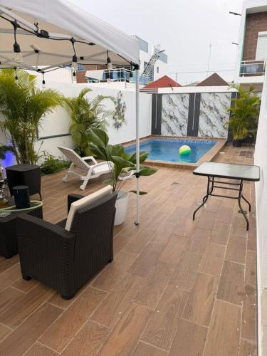 Prado Oriental House | Oasis
