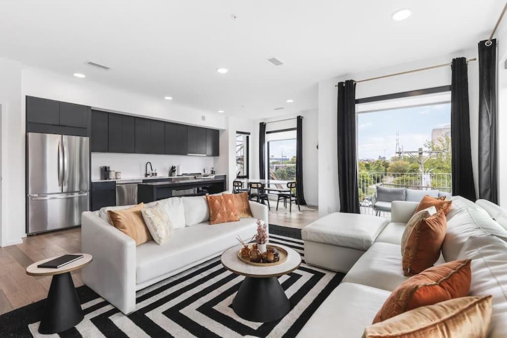 North Capitol Apartment | Oasis on the River with Garage Walk to Downtown