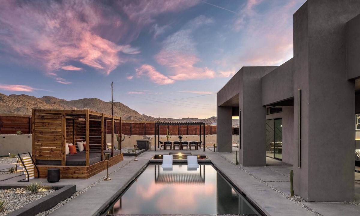 Twentynine Palms House | Obsidian House | Pool, Pickleball, Sauna & More