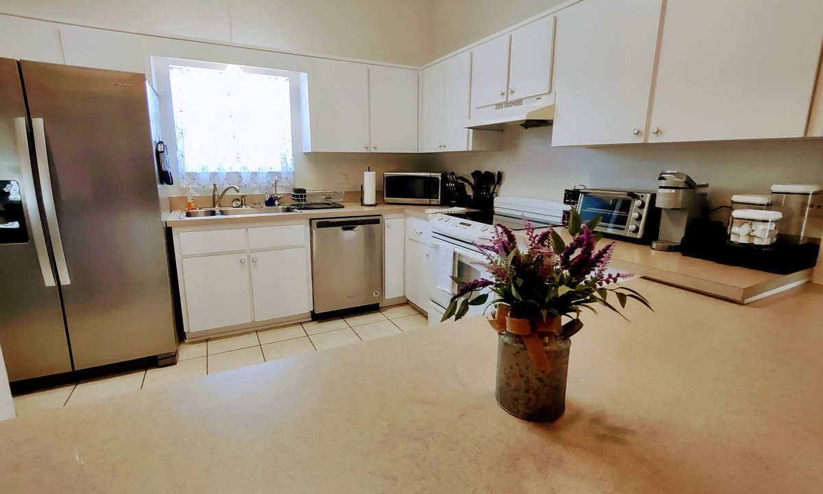 Fellowship House | Ocala Golden Meadows Getaway Pet Friendly Fenced Yard Close To WEC