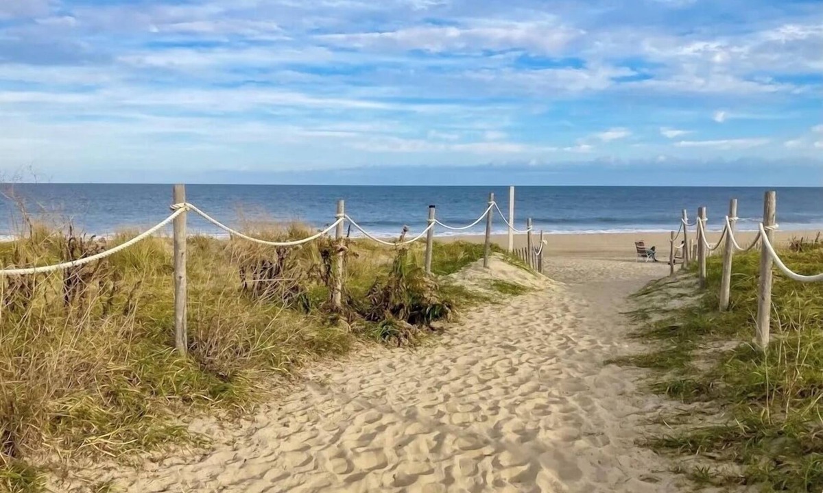 Rehoboth by the Sea House | Ocean Block Dewey Beach Private Parking
