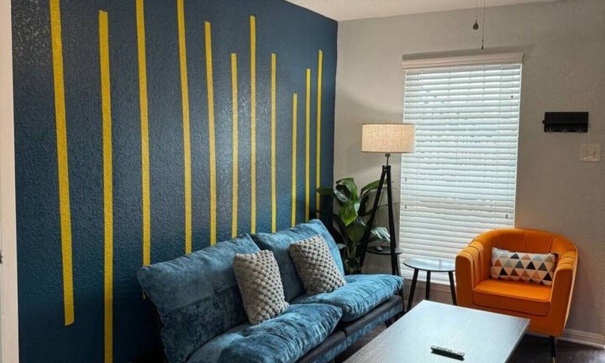 Greater Heights Apartment | Ocean Blue 1Bed Apt Free Parking 9 min Downtown