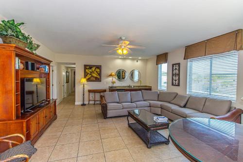 Windy Hill House | Ocean Breeze Luxury Villas 2C Across The Street From The Ocean! Sleeps 20 guests