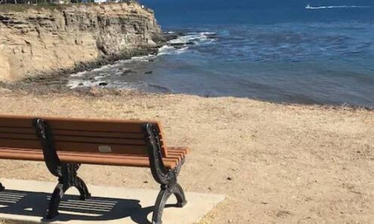 Fort MacArthur Apartment | Ocean breezes! Furnished 2/1.Pets ok.Pt Fermin.Feet to Lighthouse Cafe.534 1/2.