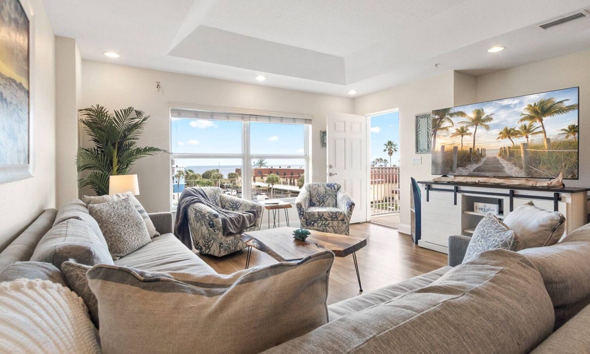 Avon By The Sea Condo | Ocean & Cocoa Beach Pier Views: 3BR Condo w/Private Balcony, Heated Pool & Spa-like Hot Tub🌴