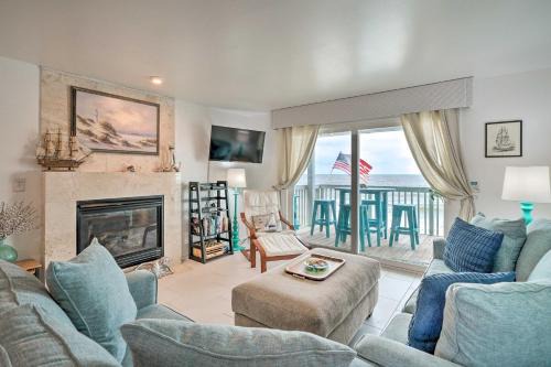Kure Beach House | Ocean Dunes Kure Beach Condo w/Balcony & Pool